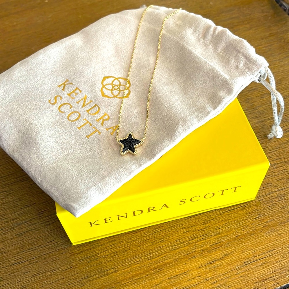 Kendra Scott Necklace